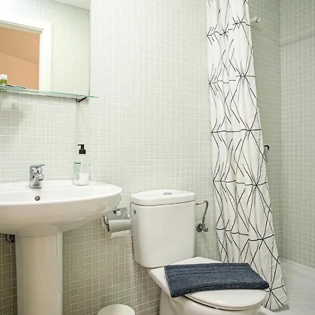 Sunny Duplex Martines アパート