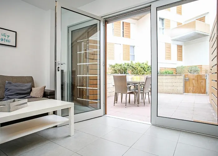 Sunny Duplex Martines