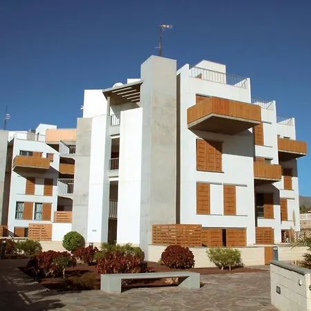 Sunny Duplex Martines אל מדאנו