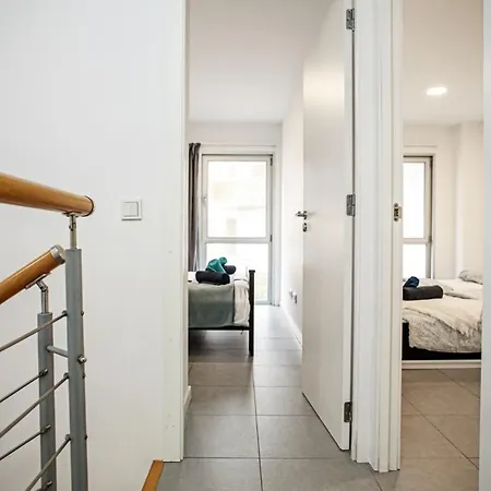 Sunny Duplex Martines *