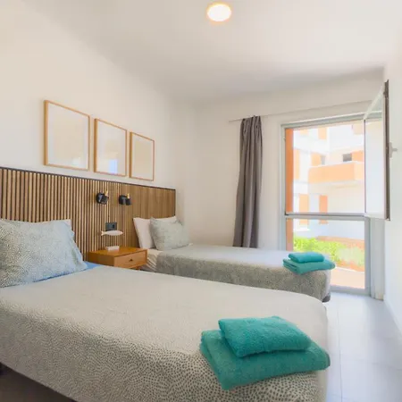 Sunny Duplex Martines *