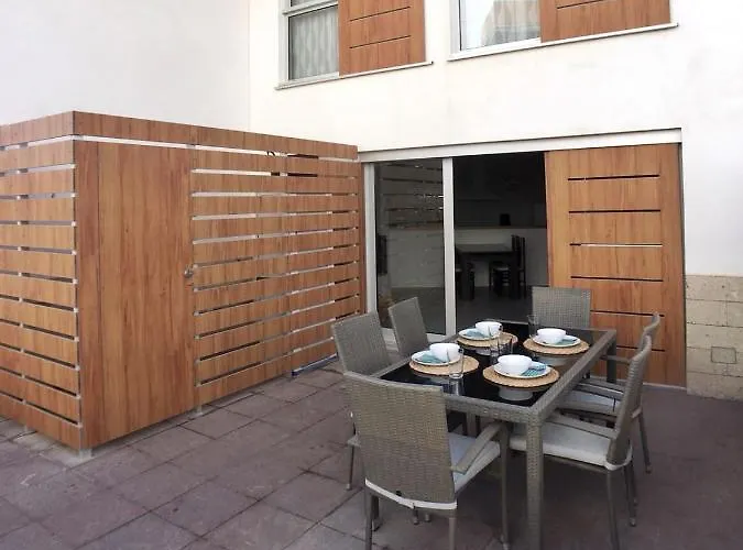 Sunny Duplex Martines *