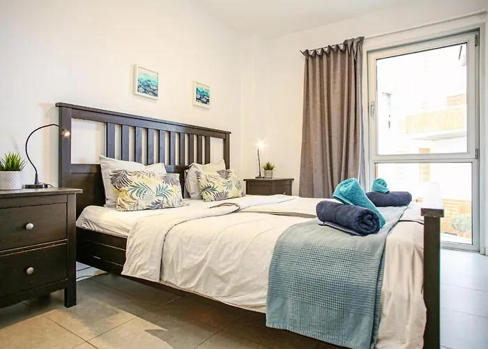 Sunny Duplex Martines *