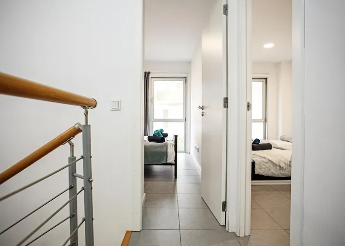 Sunny Duplex Martines *